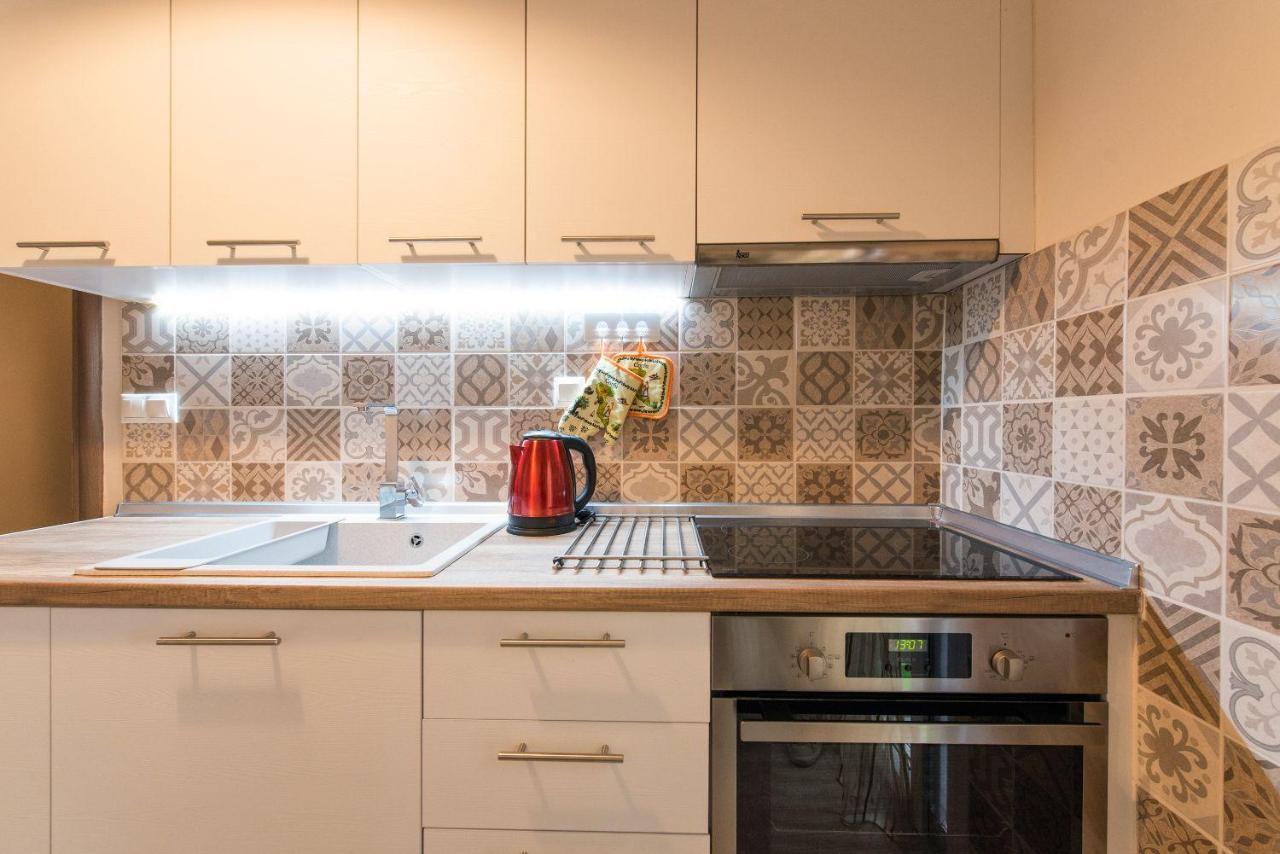 Apricot By Halu! Cozy Apt Next To Agia Sophia Metro Station Thessaloníki Eksteriør bilde