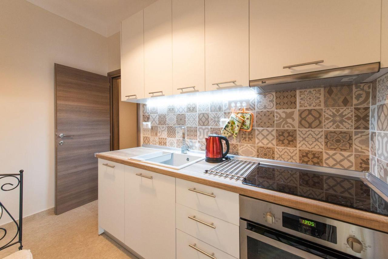 Apricot By Halu! Cozy Apt Next To Agia Sophia Metro Station Thessaloníki Eksteriør bilde